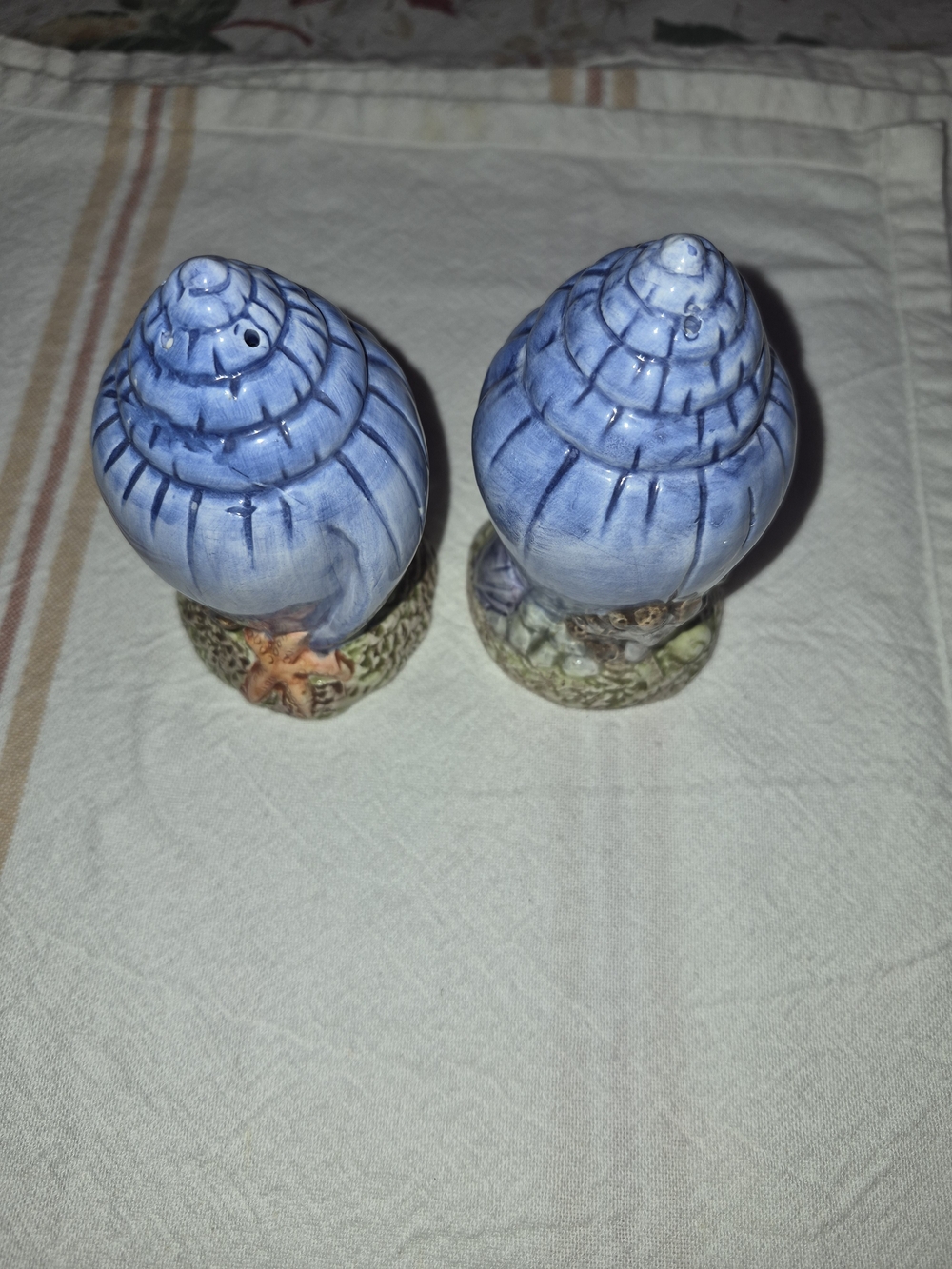Unlisted Blue Ceramic Seashell Salt & Pepper Shakers